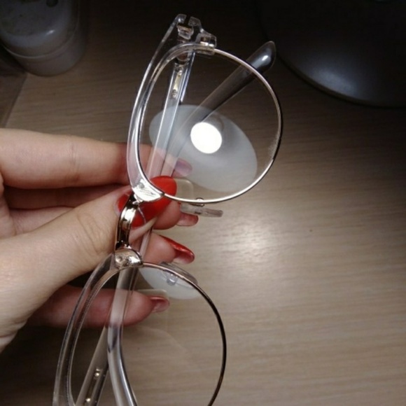 Vintage Retro Clear Frame Eyeglasses - Picture 6 of 8
